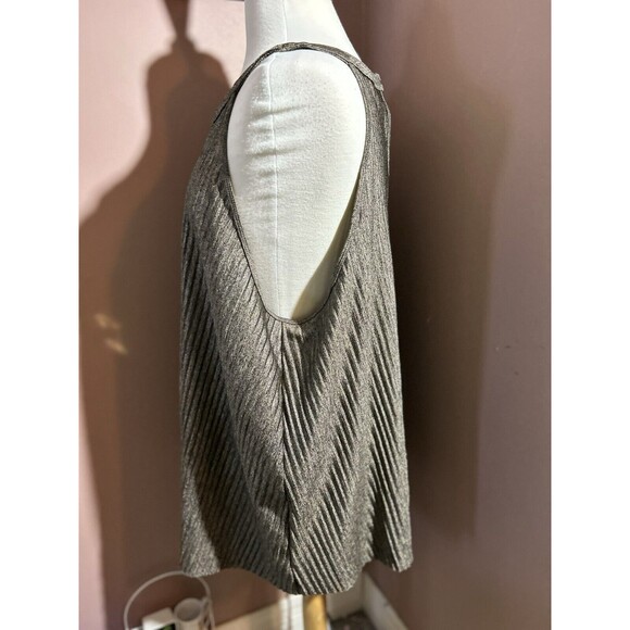 Torrid Gold Metallic Pleated Knit High Neck Tank Womens Torrid Size 3 - Picture 2 of 8